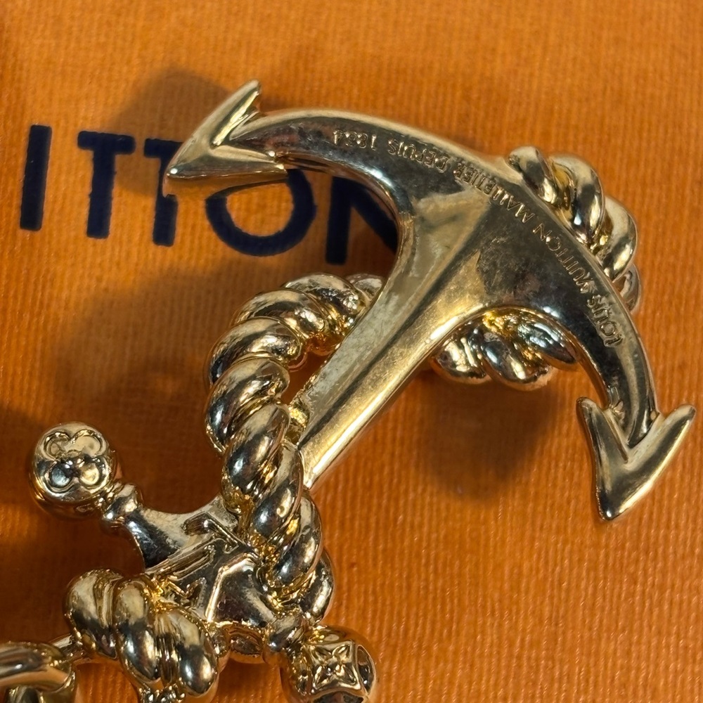 Super Cute Louis Vuitton Starfish Key Holder and Bag Charm - Picture 3 of 6